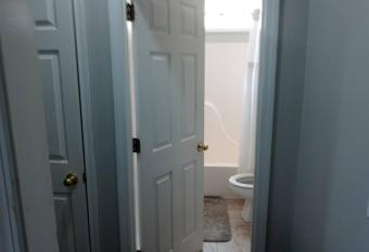 5-bedrooms home with fireplace and covered patio. has Balcony rooms