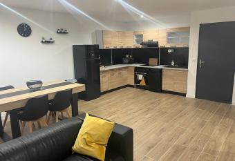 L   oasis mezoise has Balcony rooms