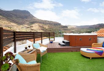 La casa nueva has Balcony rooms