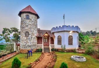Majestic Castle Style Villa has Balcony rooms