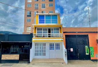 Casa Orqu  dea allows 18 year olds to book a room