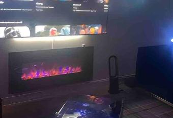 Maison 3   tages,table de pool,spa,salle de cin  ma has rooms with a private hot tub