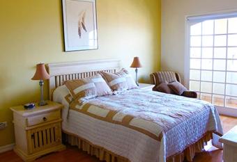 Sadie's Bed and Breakfast / Hotel has Balcony rooms