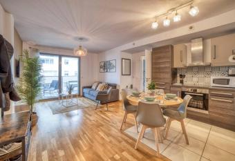 COSY FLAT direct access Gen  ve-Airport-Palexpo has Balcony rooms