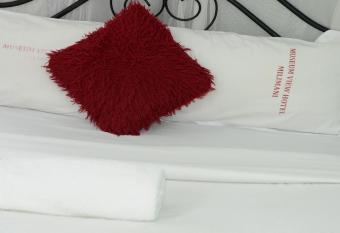 Museum View Hotel allows 18 year olds to book a room