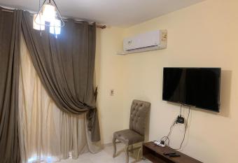 Quiet and comfortable place in Madinaty new cairo has rooms with a private hot tub