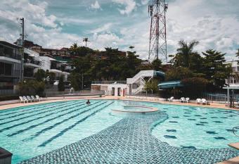 Encantador Apartamento Ciudadela has rooms with a private hot tub