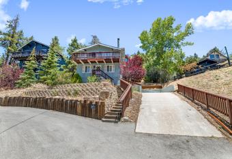 Apris Slopes Heaven - Spectacular multi-level home overlooking Bear Mountain Ski Slopes! allows 18 year olds to book a room