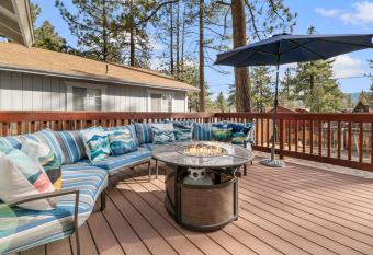 Casa de Campo - Beautiful mountain home equipped with everything you need for a relaxing getaway! allows 18 year olds to book a room