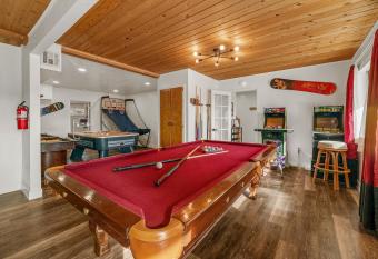 Family Fun Cabin - Mountain home with Game Room, Hot Tub and Lake Views! has Balcony rooms