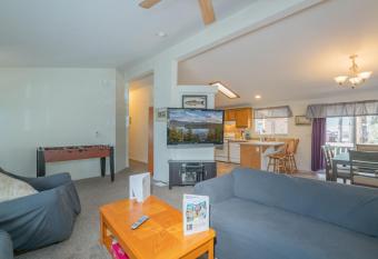 Fun For All - Bright log style cabin just steps from the National Forest! Jet tub and Foosball! has Balcony rooms