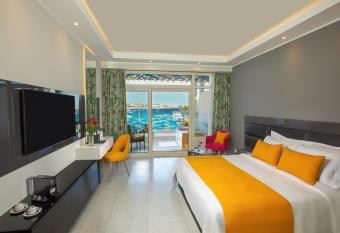 Naama Bay Suites & SPA allows 18 year olds to book a room