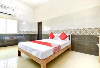 Royal Star allows 18 year olds to book a room