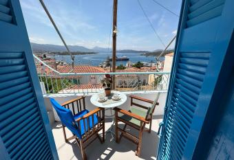 Brinia Cosy Apartment has Balcony rooms