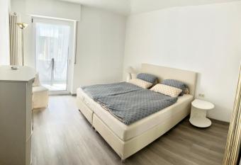 Hettstein allows 18 year olds to book a room