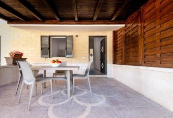 Almare Casavacanze 2 has Balcony rooms