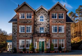 Duisdale House Hotel allows 18 year olds to book a room