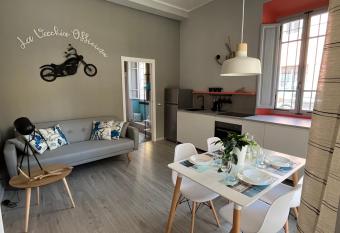 Maremma Holidays : La Vecchia Officina allows 18 year olds to book a room