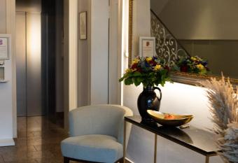 Hotel Seehof Norderney OHG allows 18 year olds to book a room