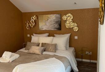 Basel Airport Garden has Balcony rooms