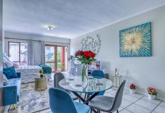 Serene Retreat on Sandton has Balcony rooms