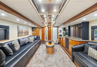 7744 Ranch Glamping Resort has rooms with a private hot tub