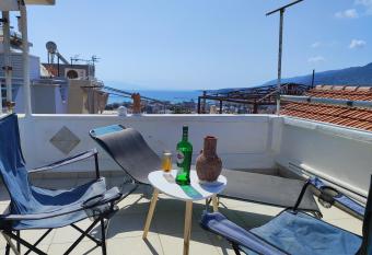 Best sunset & sunrise budget rooms allows 18 year olds to book a room