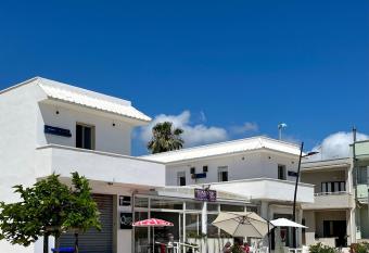 VISTA MARE has Balcony rooms