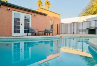 Remodeled 2BR Central to UofA - DT has Balcony rooms