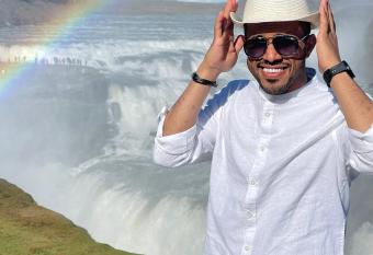 (null) allows 18 year olds to book a room