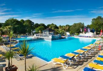 Bungalow de 3 chambres avec piscine partagee spa et terrasse a Pont Aven a 7 km de la plage has rooms with a private hot tub