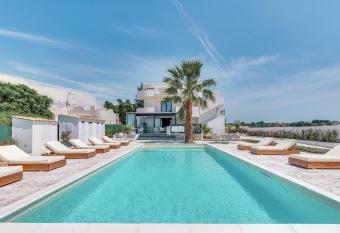 Villa Salis   has Balcony rooms