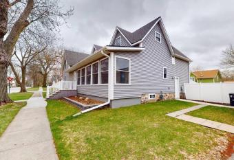 Cottage on 5th allows 18 year olds to book a room