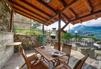 Casa Jonathan has Balcony rooms