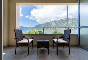 Apartmani na Pla  i has Balcony rooms