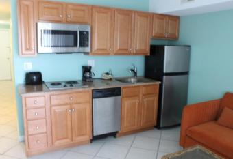 Champagne Island has Balcony rooms