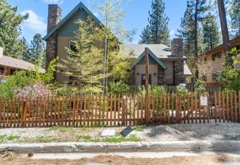 Summit Shooting Stars - Cabins each with a Hot Tub and Game Room! Perfect location! has rooms with a private hot tub