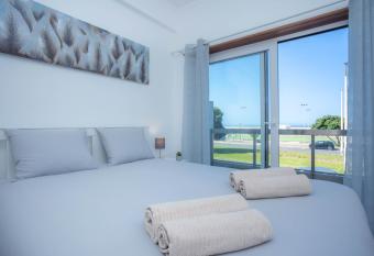 Beach View - Vue Oc  an allows 18 year olds to book a room