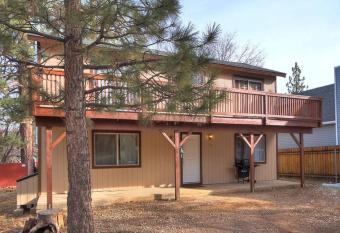 Mountain Retreat - Charming cabin features two wood burning stove fireplaces! Board Games! allows 18 year olds to book a room