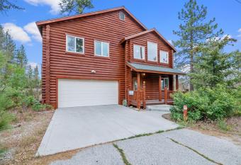 Bear Bait - Lots of games, televisions, beds, telescope, and 3 bathrooms allows 18 year olds to book a room