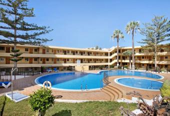 Estudio Torres del Sol has Balcony rooms