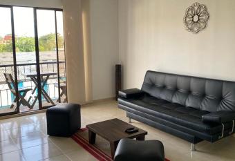 lindo apto con tina allows 18 year olds to book a room