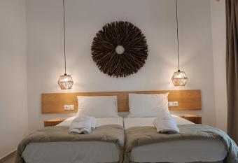 Pel Mar has Balcony rooms