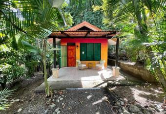 Ocean View Casita! 1BDR in MA allows 18 year olds to book a room