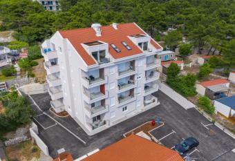 Apartman 504 has Balcony rooms