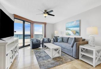 Phoenix VI 812 has Balcony rooms