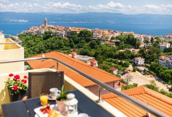 Apartman Jelena has Balcony rooms