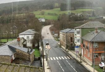 Vivienda en Baralla allows 18 year olds to book a room