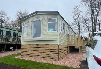 Decker   s allows 18 year olds to book a room