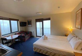 Alpine Heights 14 allows 18 year olds to book a room